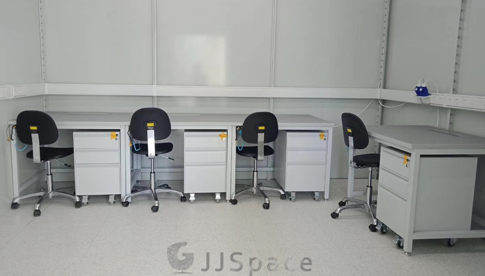 國鍵鑫興（北京）家具有限公司為小米研發(fā)測(cè)試中心提供工位和儲(chǔ)物等辦公家具的案例。